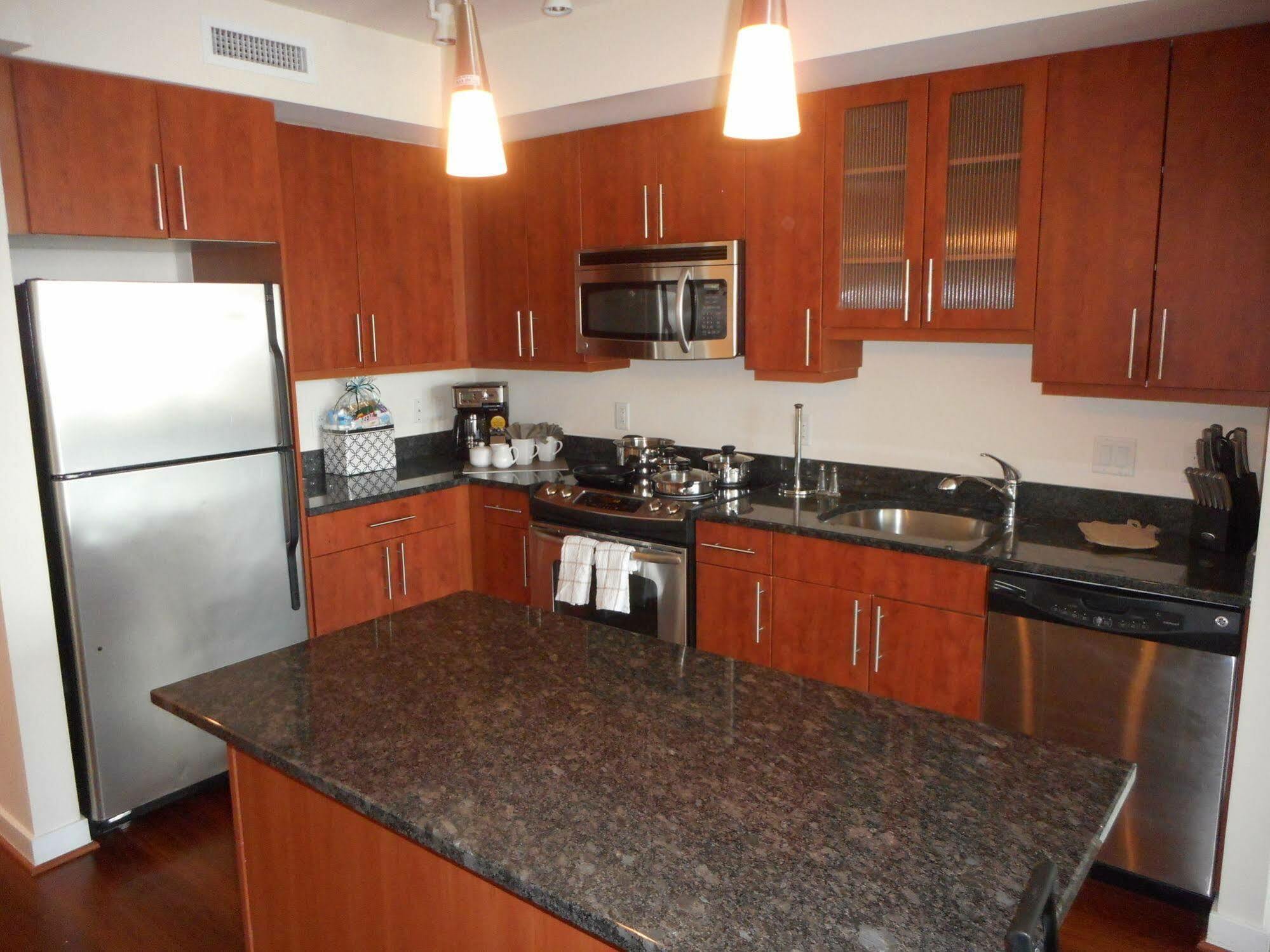 Weichert Suites At Wisconsin Place Chevy Chase Esterno foto